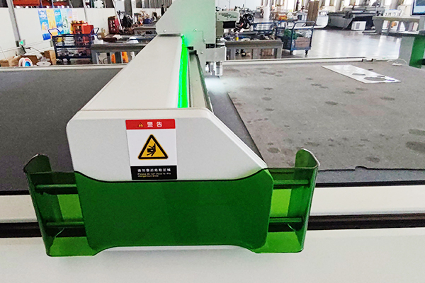 得馬高速裁切機F11