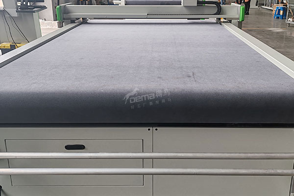 得馬高速裁切機F11寫真機架