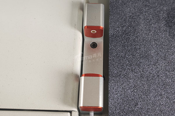 得馬高速裁切機F11-1625激光對刀儀